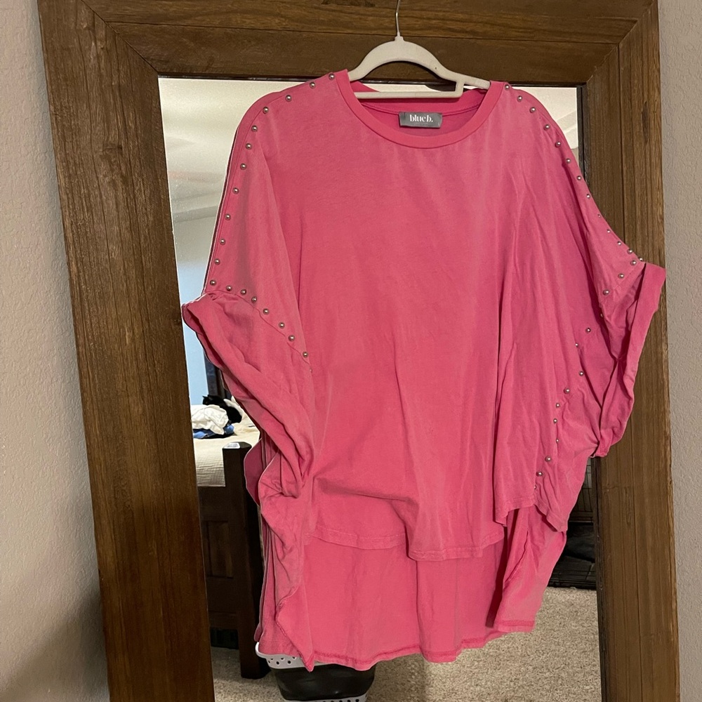 Pink tee